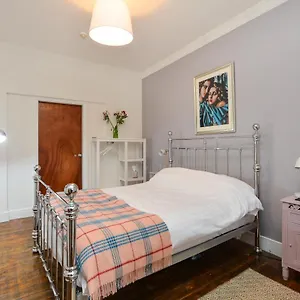 Intown - 60 Second Walk 2 Minster! Guest house York